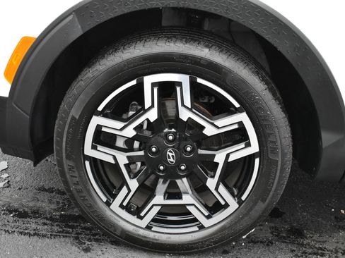 Used 2025 Hyundai Santa Cruz Limited image 11