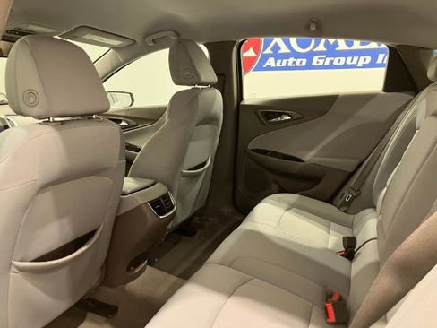 Used 2018 Chevrolet Malibu LT w/ Driver Confidence Package image 36