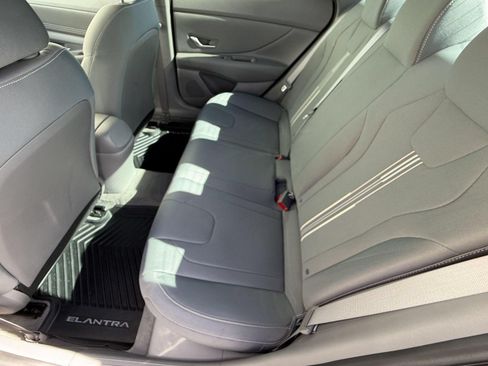 Used 2021 Hyundai Elantra SEL w/ Convenience Package FWD image 23
