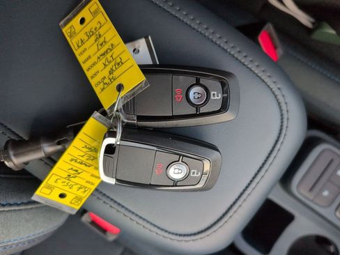 New 2026 Ford Maverick XLT image 32