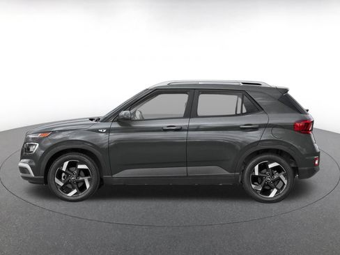 Used 2025 Hyundai Venue SEL FWD image 3
