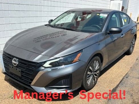 Used 2024 Nissan Altima 2.5 SV FWD image 1