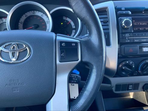 Used 2012 Toyota Tacoma PreRunner image 23