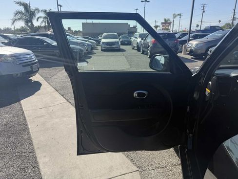 Used 2019 Kia Soul FWD image 6
