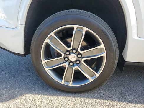 Used 2018 GMC Acadia Denali w/ Technology Package image 5