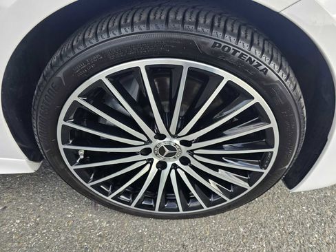 Used 2023 Mercedes-Benz C 300 Sedan image 9