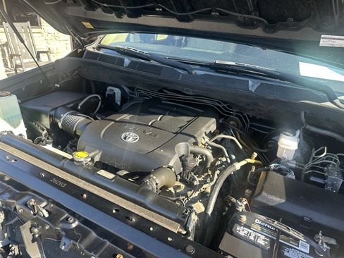 Used 2012 Toyota Tundra 4x4 Double Cab image 37