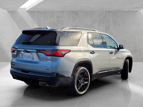 Used 2023 Chevrolet Traverse Premier w/ Redline Edition image 4