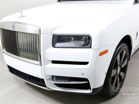 Used 2024 Rolls-Royce Cullinan AWD/4WD image 42