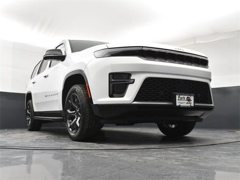 New 2026 Jeep Grand Wagoneer Limited image 19