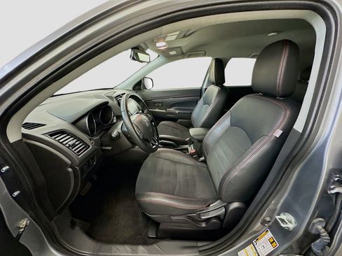 Used 2024 Mitsubishi Outlander Sport SE image 13