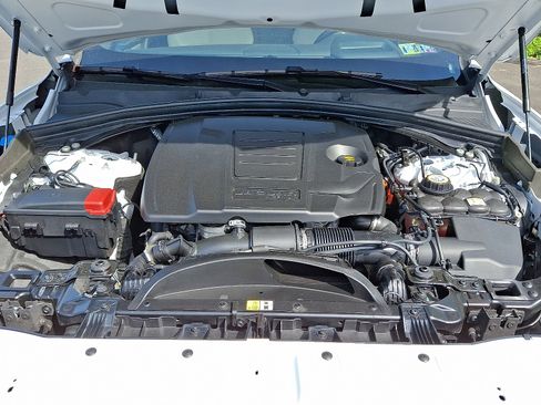 Certified 2025 Jaguar F-PACE R-Dynamic S image 27