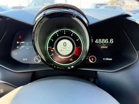 Used 2020 Aston Martin V8 Vantage Coupe RWD image 18