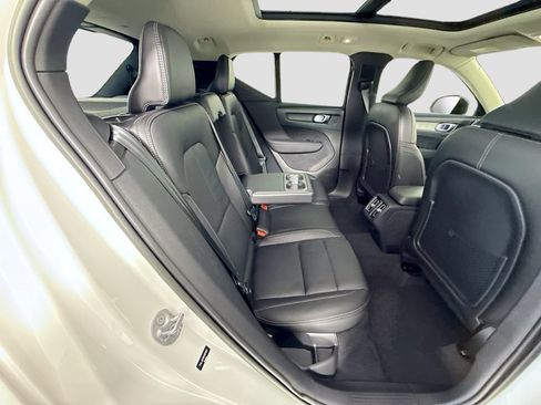 Used 2023 Volvo XC40 B5 Ultimate AWD/4WD image 22