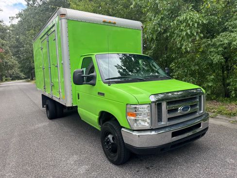 Used 2008 Ford E-350 and Econoline 350 Super Duty RWD image 5