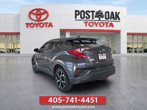 Used 2019 Toyota C-HR Limited FWD image 5