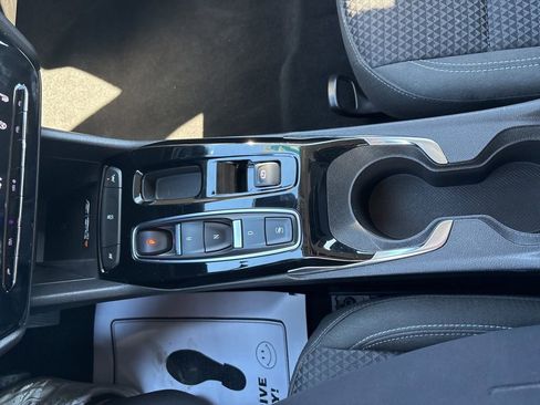 Used 2022 Chevrolet Bolt EUV LT w/ Comfort Package image 31