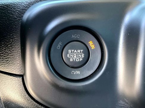 Used 2018 Jeep Wrangler Unlimited Sport S AWD/4WD image 31