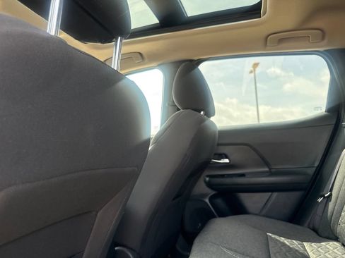 Certified 2025 Nissan Kicks SV w/ SV Premium Package FWD image 34