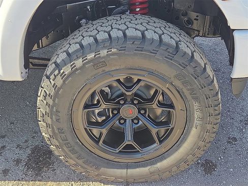 New 2025 Ford F150 Lariat w/ Equipment Group 502A High image 7