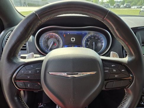 Used 2022 Chrysler 300 S RWD image 32