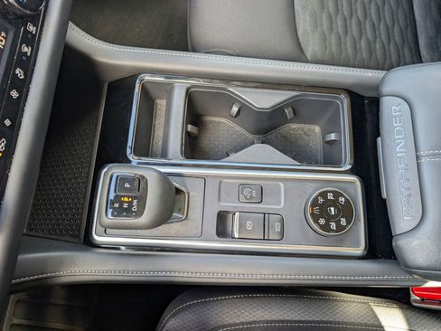 Used 2024 Nissan Pathfinder SV AWD/4WD image 20