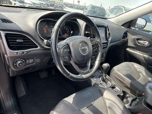 Used 2019 Jeep Cherokee Limited AWD/4WD image 24