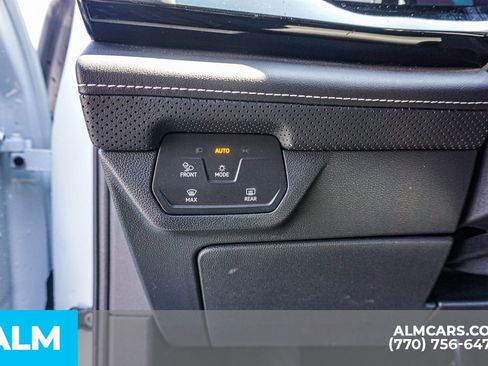 Used 2024 Volkswagen Atlas Cross Sport SE FWD image 40