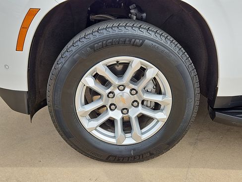 Used 2025 Chevrolet Tahoe LT AWD/4WD image 5