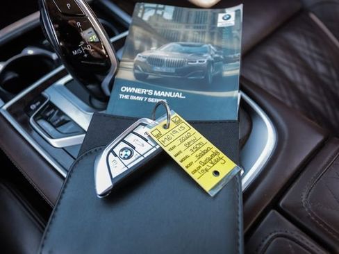 Used 2020 BMW 750i xDrive w/ Executive Package AWD/4WD image 81
