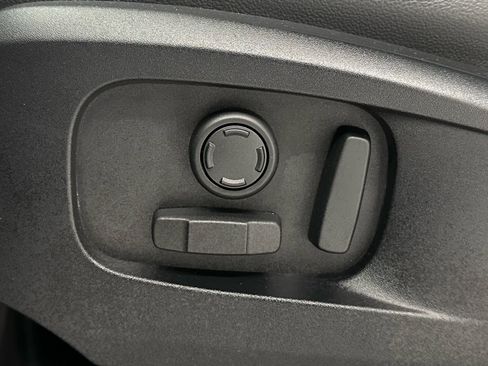 Used 2024 Land Rover Defender 110 S image 12