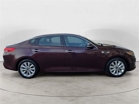 Used 2018 Kia Optima EX w/ Premium Package image 6