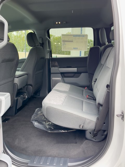 New 2026 Ford F250 XLT w/ XLT Premium Package AWD/4WD image 8