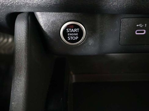 Used 2023 Nissan Rogue SV image 32