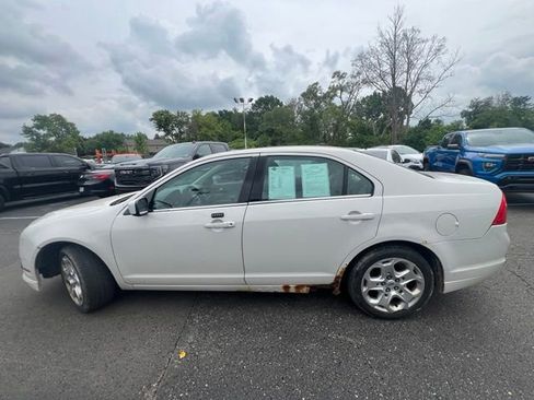 Used 2011 Ford Fusion SE w/ 202A Rapid Spec Order Code FWD image 2