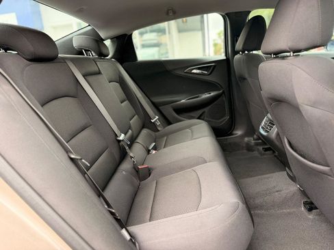 Used 2025 Chevrolet Malibu LT FWD image 16