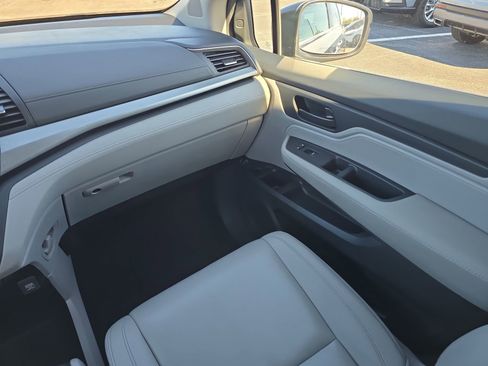 Certified 2024 Honda Odyssey EX-L image 12