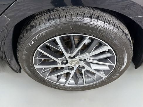 Used 2016 Lexus ES 350 w/ Navigation System Package image 34