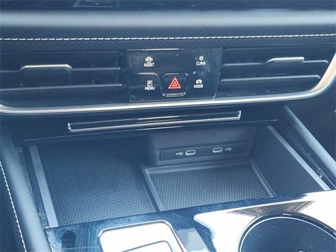 Used 2024 Volkswagen Atlas SE w/ Black Wheel Package image 20