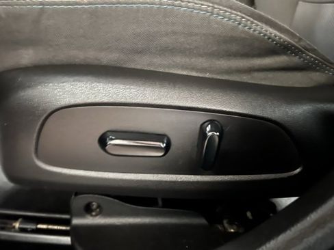 Used 2019 Chevrolet Cruze LT w/ LT Fleet Convenience Package image 16