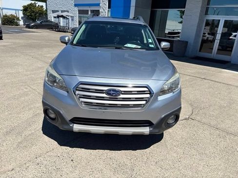 Used 2017 Subaru Outback 3.6R Limited AWD/4WD image 3