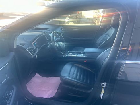 Used 2020 Ford Edge SEL image 3