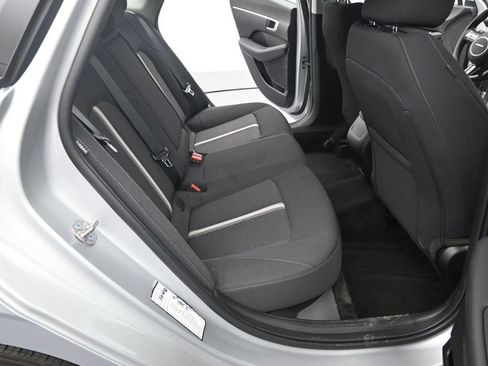 Used 2025 Hyundai Sonata SEL FWD image 17