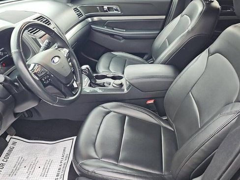 Used 2019 Ford Explorer XLT w/ Equipment Group 202A AWD/4WD image 4