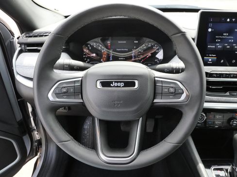 Used 2024 Jeep Compass Latitude AWD/4WD image 26