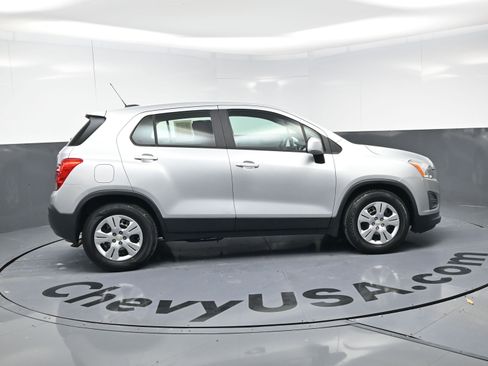 Used 2016 Chevrolet Trax LS image 10