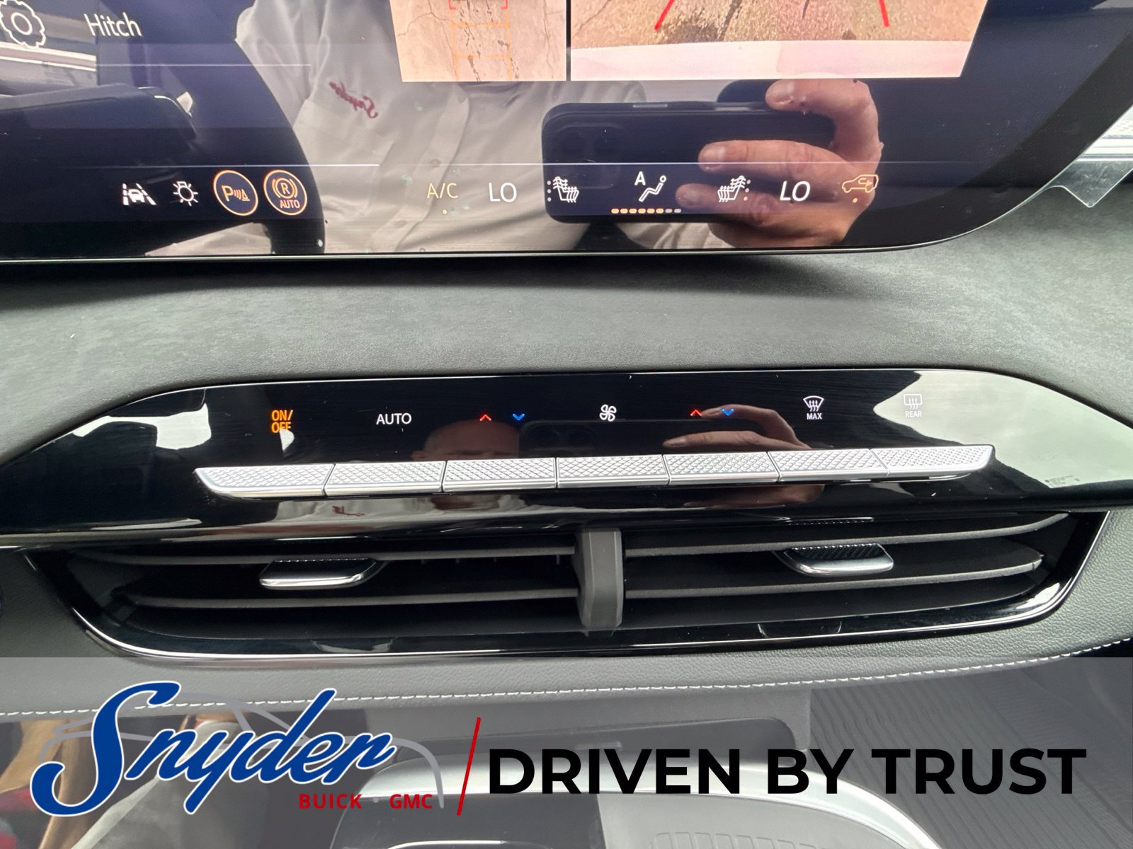 New 2027 Buick Enclave Sport Touring w/ Power Package FWD image 43