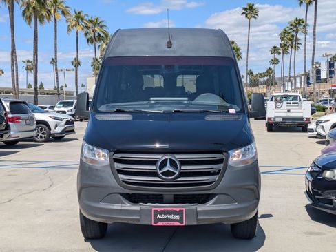 Used 2019 Mercedes-Benz Sprinter 2500 image 2