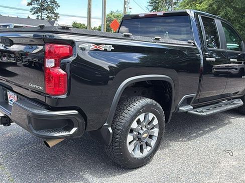 Used 2022 Chevrolet Silverado 2500 Custom w/ Custom Value Package AWD/4WD image 5