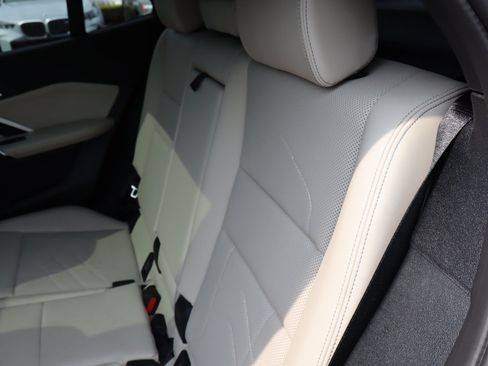 Used 2025 BMW X2 xDrive28i w/ Premium Package AWD/4WD image 19